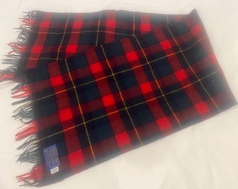 Pendleton man's wool scarf 46" x 13"plus 3" fringe