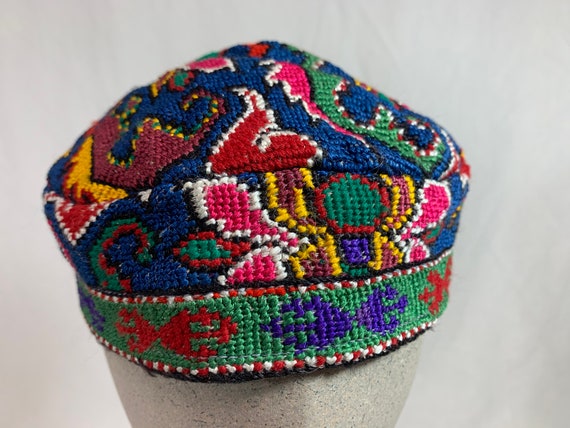 Embroidered Uzbekistan man's skull cap - image 2