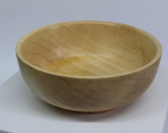 Fruit bowl or serving bowl 9  X 3 1/2