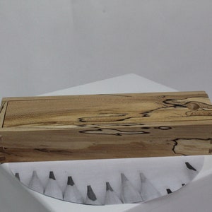 Superb decorative pencil box in Spalted Maple 8 1/2 X 2 1/2 X 1 1/2 in. E-Erable coti