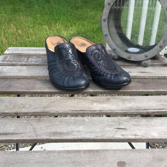 navy blue mule