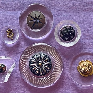 COLLECTIBLE VINTAGE ACRYLIC Buttons