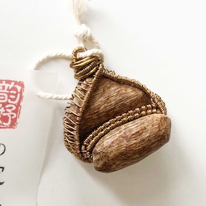 High Grade Natural Agarwood Copper Wire Wrap Pendant 2.4g Handmade, Oud, Necklace, Collectable, Spiritual AG520-1402