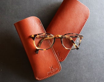 British Tan Leather Glasses sleeve