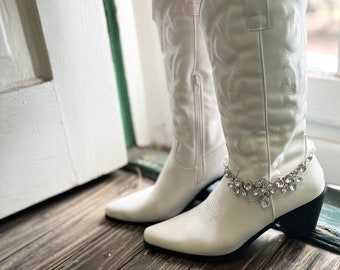 Western Wedding Cowgirl Boot Bracelet for Bride - Rhinestone White Pearl Bridal Cowboy Boots Bling Accessory for Rustic Country Barn Parties