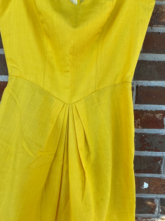 1970s 1980s Perfect Golden Yellow Sweatheart Wigg… - image 3