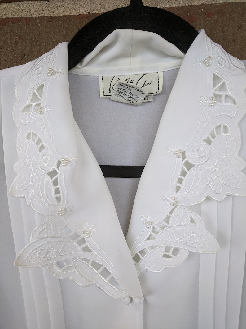 1980s Kathy Che Pearl Embellished Lace Peter Pan Collar Long Sleeve Button Up Blouse 10