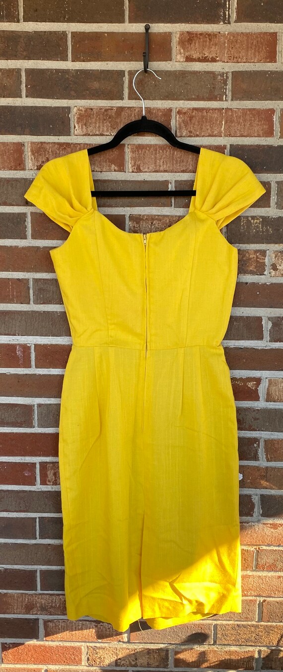 1970s 1980s Perfect Golden Yellow Sweatheart Wigg… - image 6