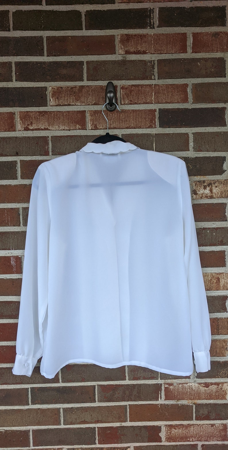 1980s Kathy Che Pearl Embellished Lace Peter Pan Collar Long Sleeve Button Up Blouse 10