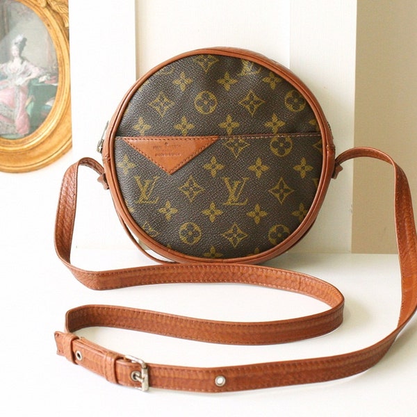 Louis Vuitton Handbag Round