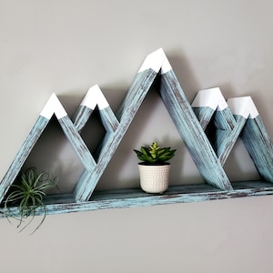 Berg Dekor, schwebendes Regal, handgefertigte Wohnkultur, Hängeregal, Holz Regal Berge, Holzwanddekor, Ski-Dekor, Natur Wandkunst