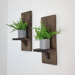Handgefertigte Holzwandleuchten, Pflanzenregale (2er-Set)