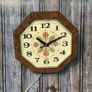 Vintage Floral Timex Clock Model 2194B, Tested Working, 8 Inches