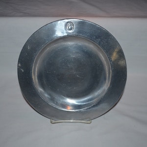 RWP Colonial SHALLOW Serving Bowl with Stamped Hallmark on Rim 9.25 inch Diameter Wilton Armetale 18th Century Pattern Columbia PA