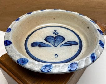 Rowe Pottery LARGE 11.25" Pie Plate Thumbprint Edge Date Stamp 1987 Cambridge WI - Heart Design