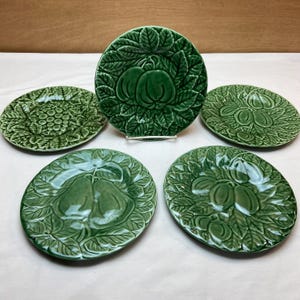 Bordallo Pinheiro Rainha SET of 5 Green Fruit Embossed Raised Relief 7.75&quot; Salad Plates Made in Portugal