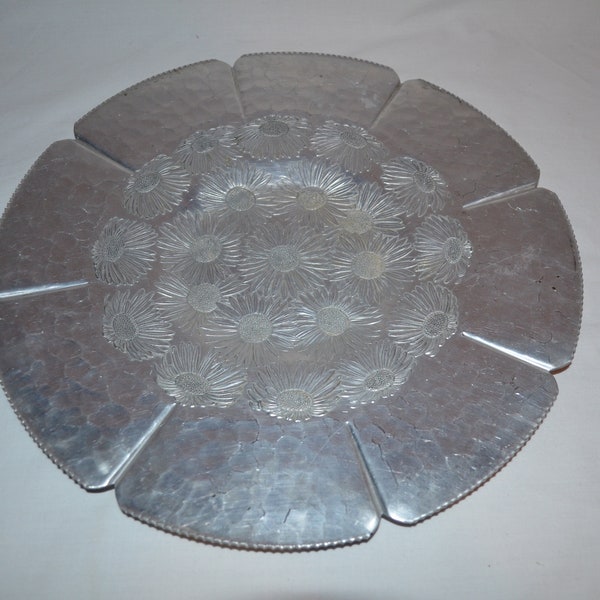 Continental Trade Mark Tray #531 - Daisy Flower Pattern - Hand Wrought Aluminum Large 14" Round Tray - Mid-century 1950s