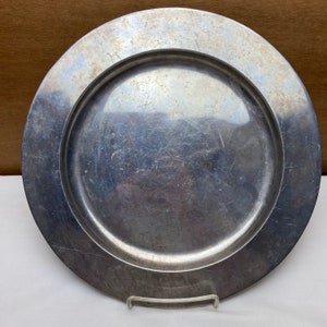 Wilton RWP Wide Rim 12.25&quot; Dinner Plate Armetale Hollowware Early American Reproduction 18th Century Colonial Ploughs Tavern