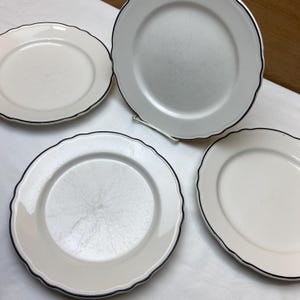 Homer Laughlin Best China Manhattan Pattern White with Black Line Rim Scalloped Edge SET of 4 Dinner Plates 9.75" Diner Restaurant Ware