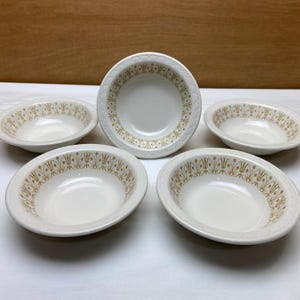 SET of 5 Coupe Cereal Soup 6&quot; Bowls Syracuse China Yellow Gold Art Deco Scalloped Pattern White China Railroad Hotel Diner Restaurant Ware
