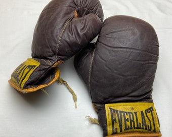 Vintage Everlast Boxing Gloves 12 oz SET of 2 Brown with Yellow Label Well Worn Great PATINA Perfect for a Man Cave or Sports Bar