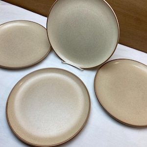 Metlox Poppytrail Tempo SET of 4 Dinner Plates 10 1/4&quot; Vernon California Pottery - 1950 60s Mid-century - Brown Trim