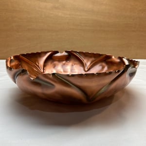 Vintage Gregorian Hammered Solid Copper Bowl 320 Ruffled Scalloped Edge 10.25" Diameter