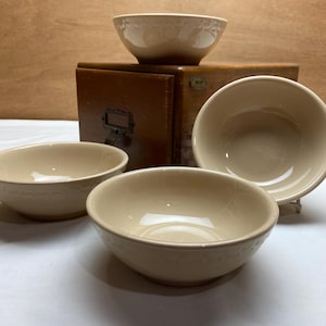 SET of 4 Cereal Chili Soup Bowls Solid Plain Tan Syracuse China 6" Diameter Scalloped Edge - Vintage Restaurant Ware