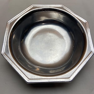 Octagon 6 7/8&quot; Soup Bowl Wilton Armetale RWP 18th Century Pattern Columbia Gloss Finish Made in USA Aluminum Pewter Alloy