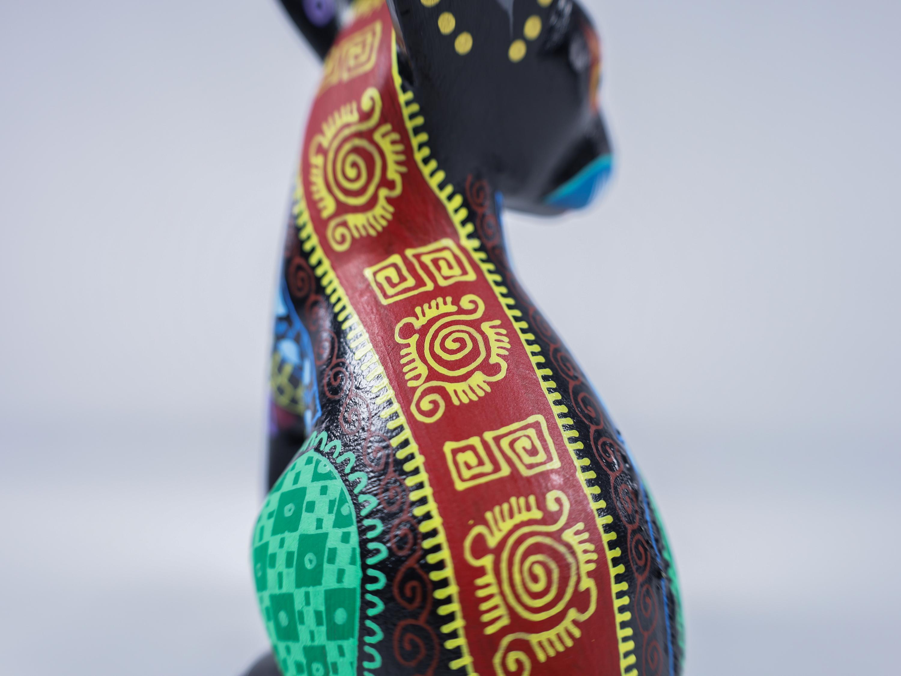 アレブリヘのウサギ｜手彫りのコパル材のアレブリヘ｜メキシコの民芸品