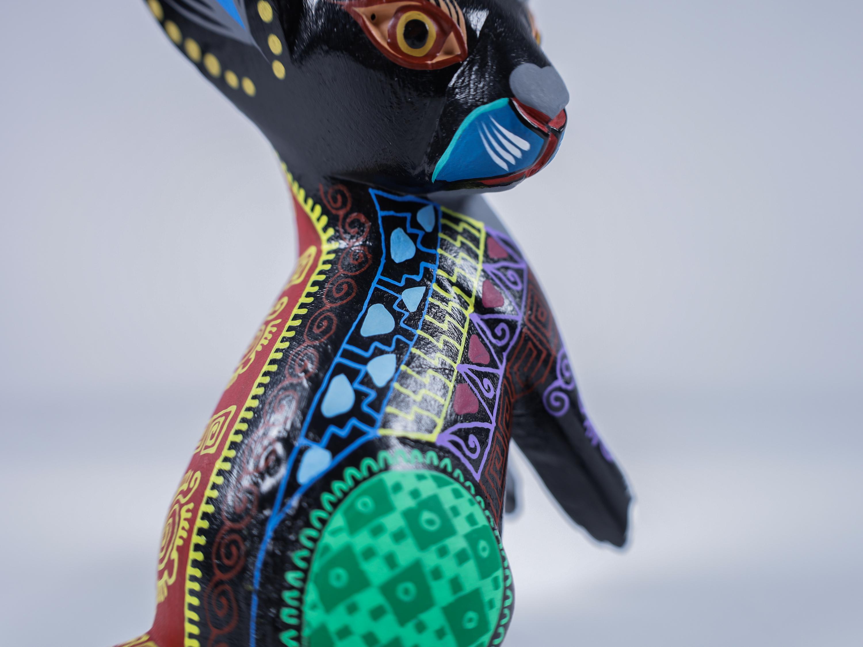 アレブリヘのウサギ｜手彫りのコパル材のアレブリヘ｜メキシコの民芸品
