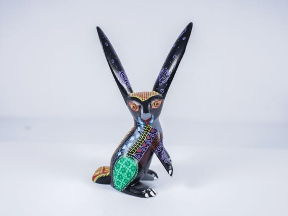 アレブリヘのウサギ｜手彫りのコパル材のアレブリヘ｜メキシコの民芸品
