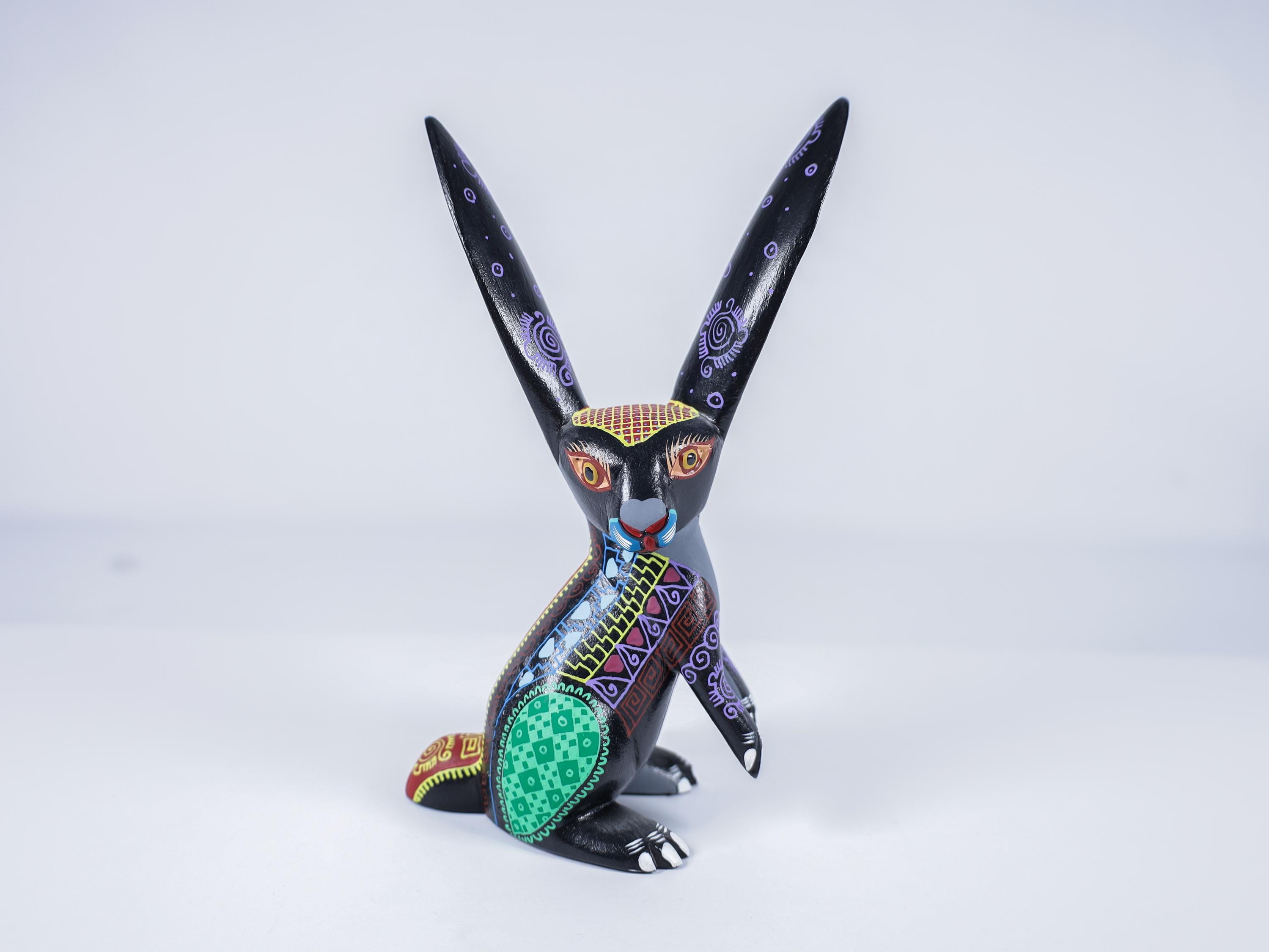 アレブリヘのウサギ｜手彫りのコパル材のアレブリヘ｜メキシコの民芸品