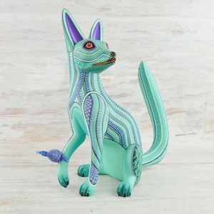 Alebrije Fox Figurine Oaxacan Wood Carving Mexican Folk Art Hand Painted Animal Sculpture Forest Decor Gift - Magia Mexica