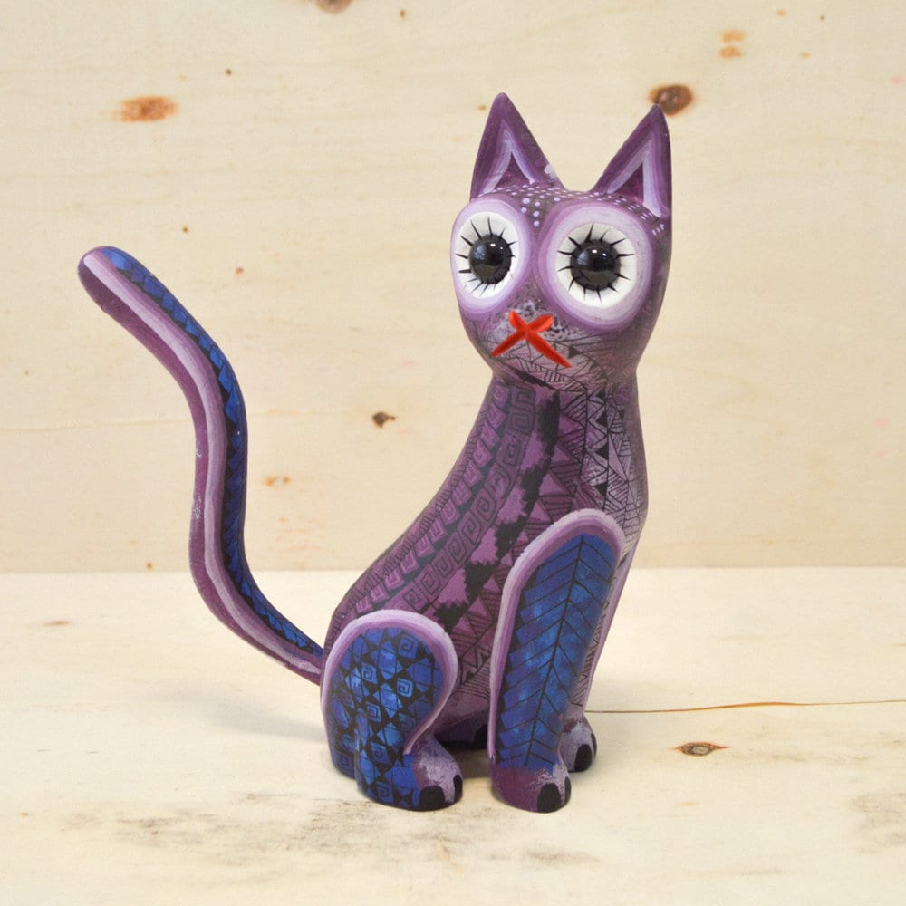 Hand-painted Alebrije Cat Figurine: Oaxacan Folk Art Wood Carving