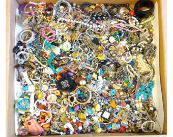 1 lb Grab Bag of Junk Jewelry Parts, Vtg Jewelry Pieces, Destash Bulk Lot Beads