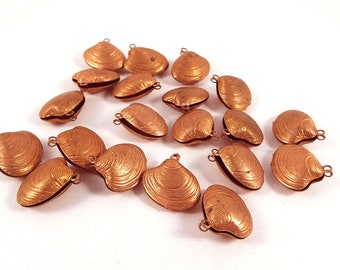 20 Vtg Copper Plated Clam Shell Pendants Charms NOS 20mm Dimensional 2 Sided