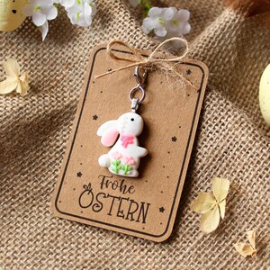 Piccolo regalo di Pasqua per bambini e adulti: ciondolo coniglietto su carta regalo | Grazioso pensierino per il nido di Pasqua | souvenir di Pasqua