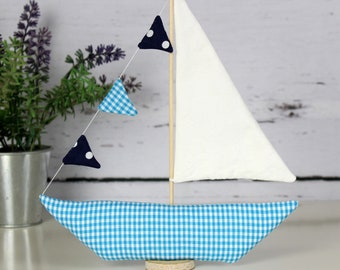 Segelboot mit Wimpelkette ~ Stoffdeko | Geschenkidee