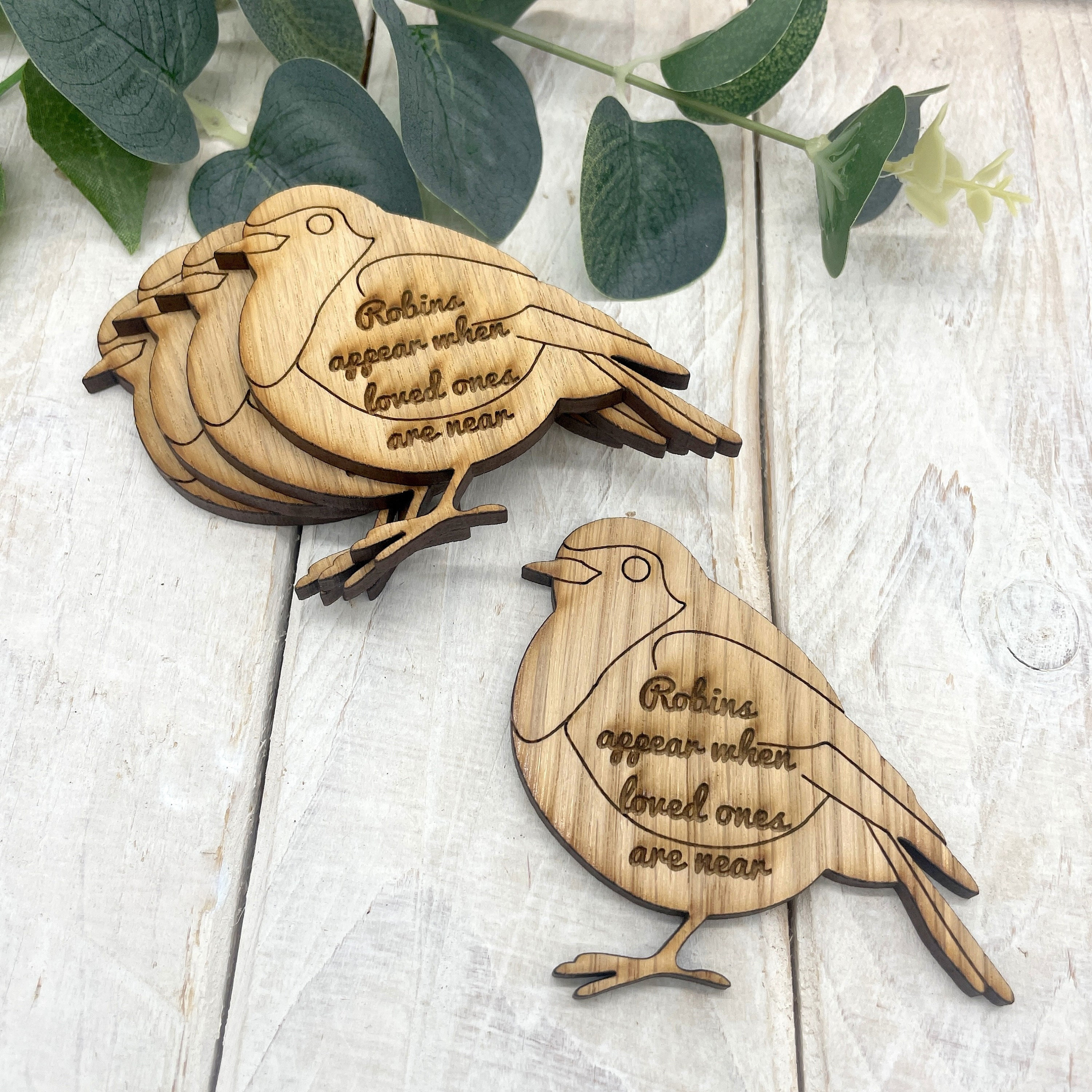 Lot de 5 cartes en bois de chêne découpées au laser Embellissement Sentiment Robin Robins Apparaissent lorsque vos proches sont proches