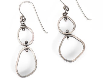 Boucles d’oreilles Cairn - Boucles d’oreilles pendantes géométriques en argent sterling