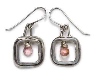 Square Earrings - Sterling silver - Hammered Silver - Pink Tourmaline - Natural Gemstone - Oxidized Silver - Forged - Unique Jewelry