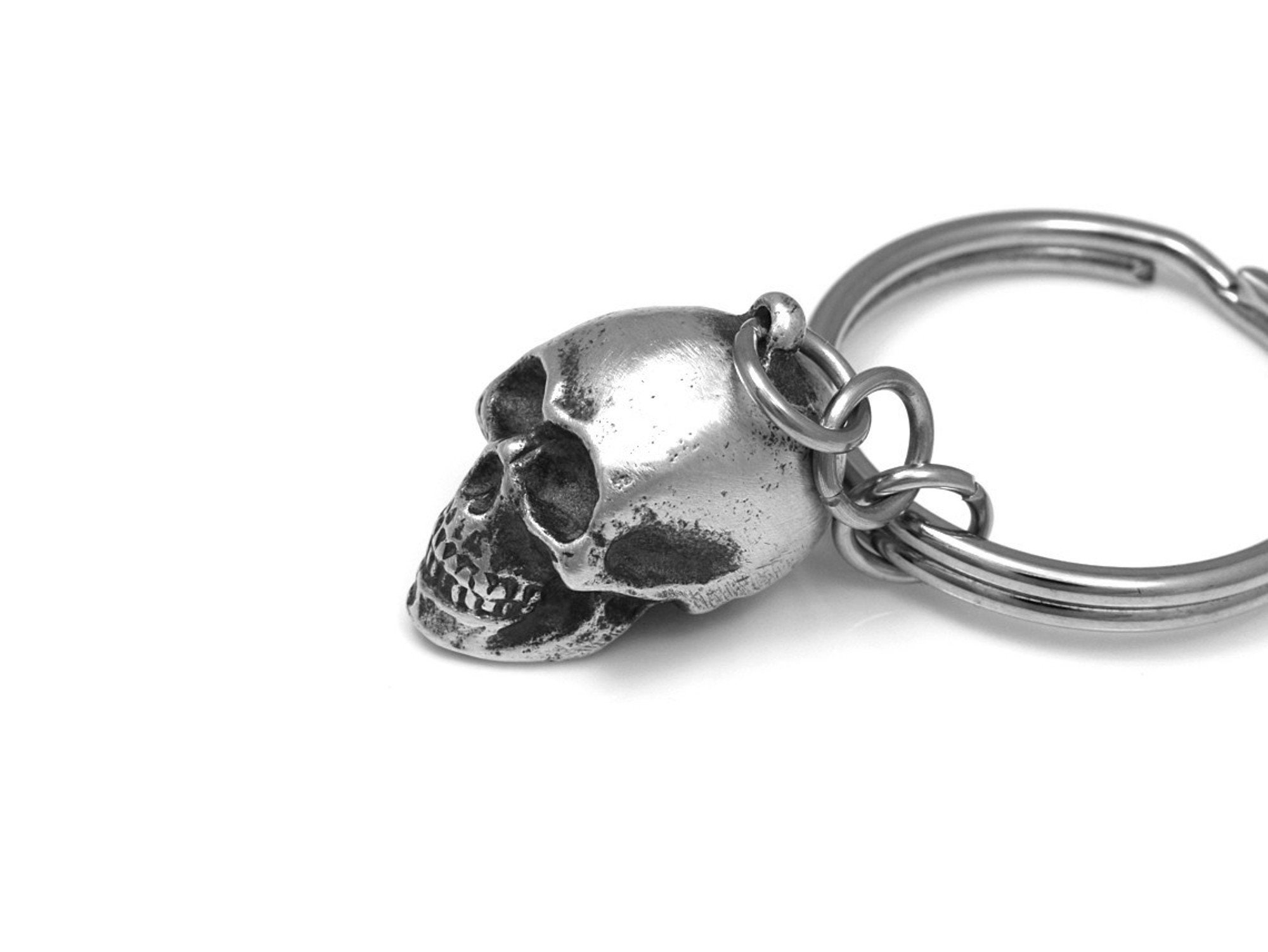 Metal skull shop keychain