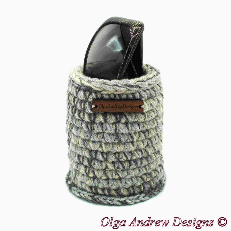 upright glasses holder