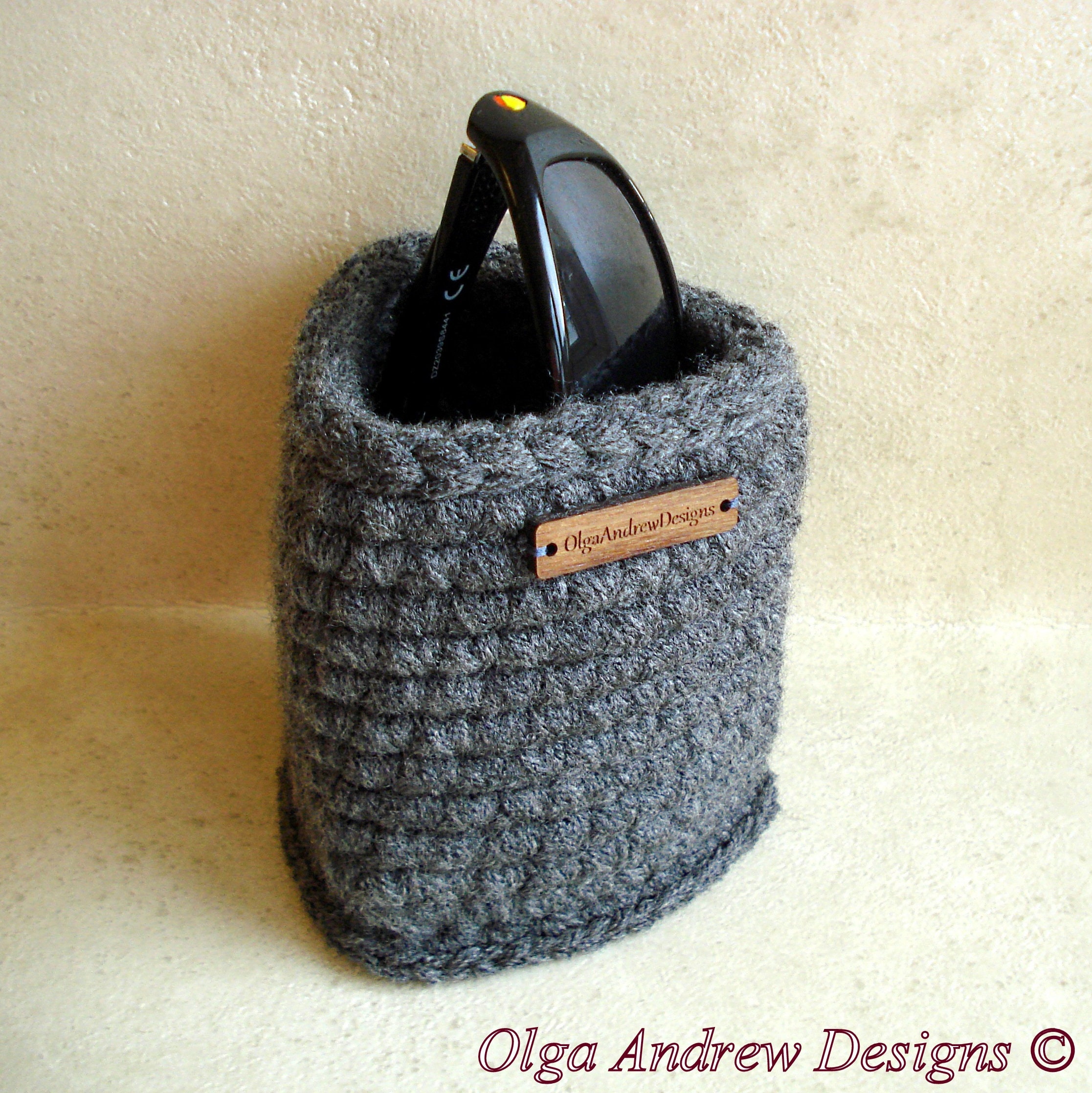 standing eyeglass case