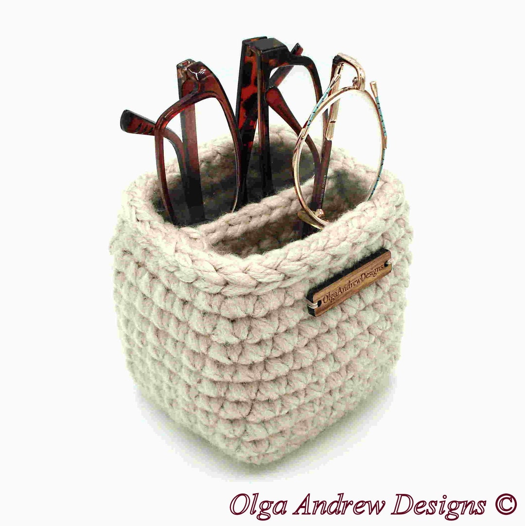 20 Colours Square Small Double Glasses Stand Holder, Multiple Pair Eyeglass Holder Stand