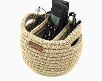 Crocheted Remote Control Holder: Bedside Phone & Glasses Organizer