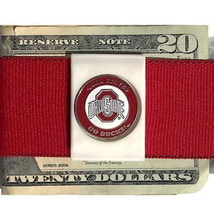 Medallón de los Ohio State Buckeyes en una billetera con clip elástico para billetes, bolsillo frontal, cierre suave y seguro. ¡Una gran idea para regalar!