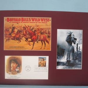 Sharpshooter Annie Oakley e Buffalo Bill &#39; s Wild West Show & primo giorno copertina del francobollo di Annie Oakley