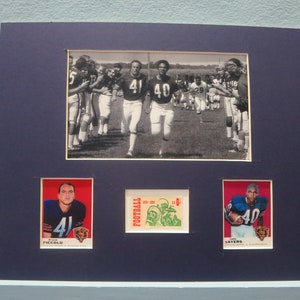 Chicago Bears Gale Sayers & Brian Piccolo en "Brian's Song" - honrado por el sello emitido para el 100 aniversario del fútbol americano